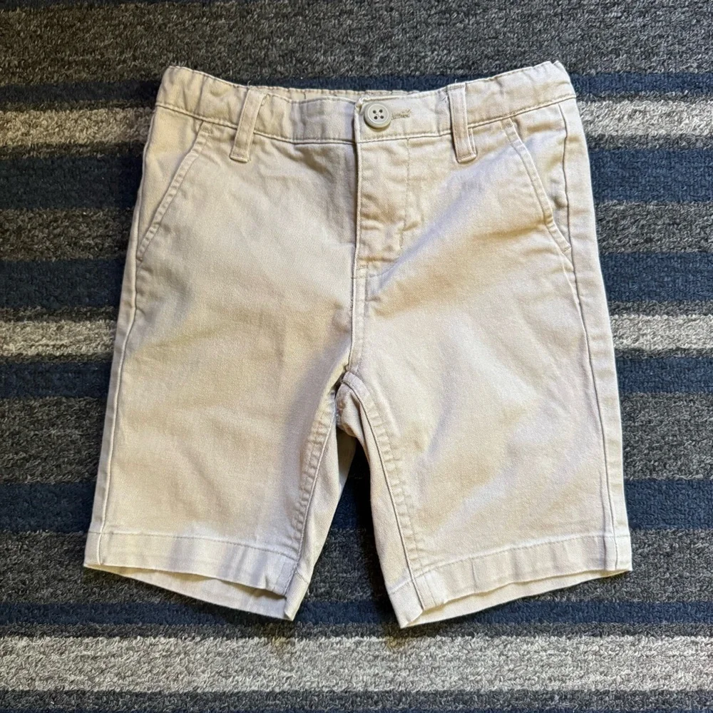 Old Navy Khaki Built in Flex Flat Front Shorts Size 5